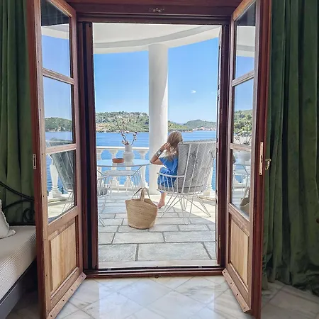 Pensionat Ourania's Mansion 4*