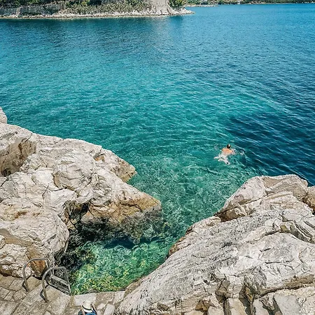 Ourania's Mansion 4*