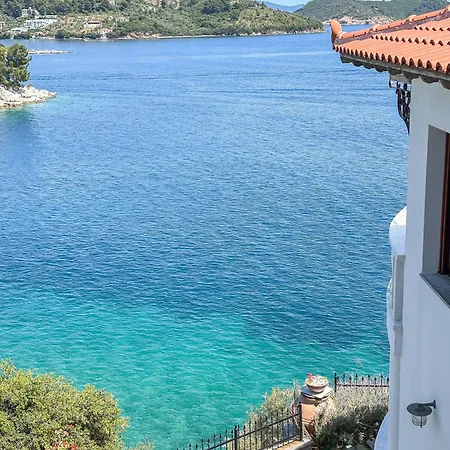 Ourania's Mansion مدينة سكياثوس